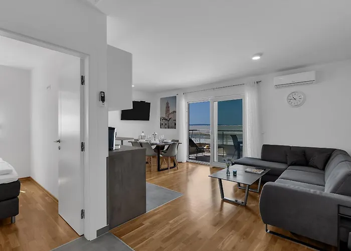 Luxury And Modern Apartment With Sea View And Garage